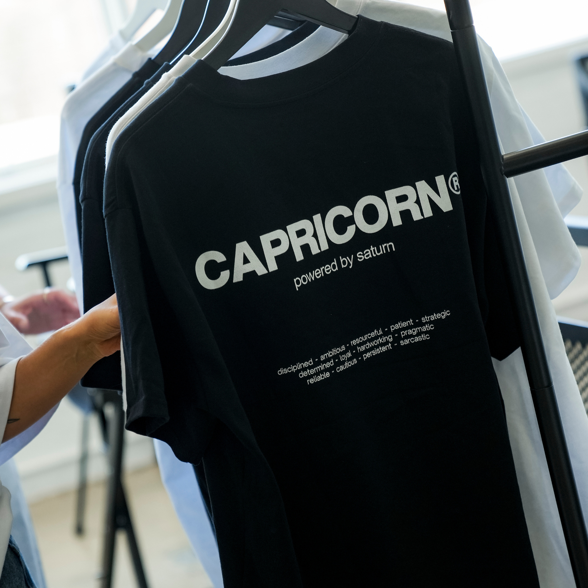 THE SIGNATURE T-SHIRT