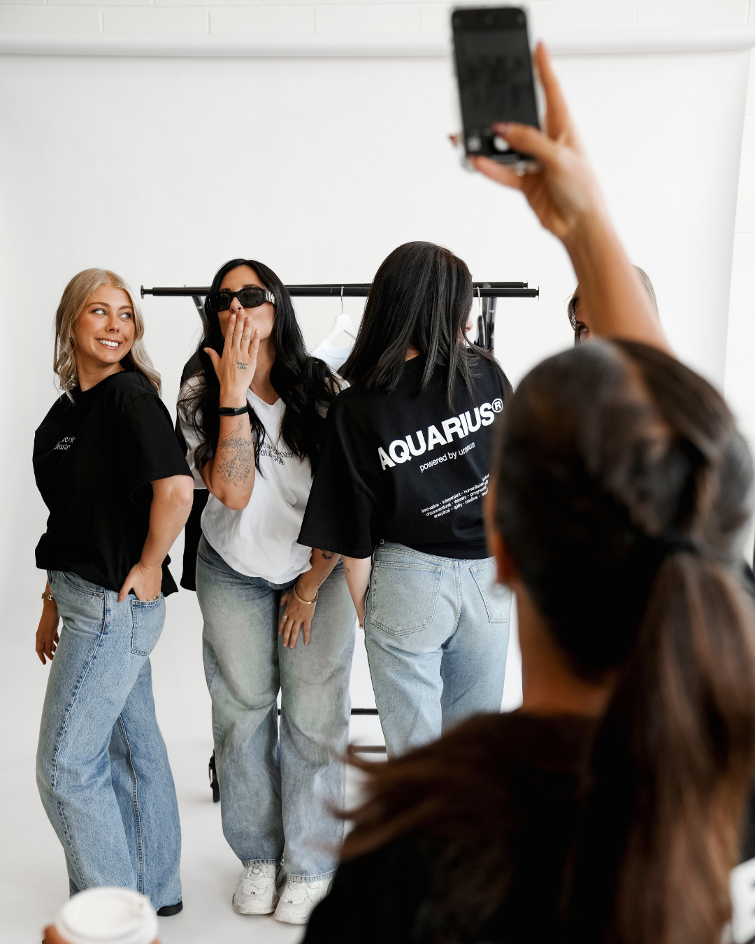 THE SIGNATURE T-SHIRT