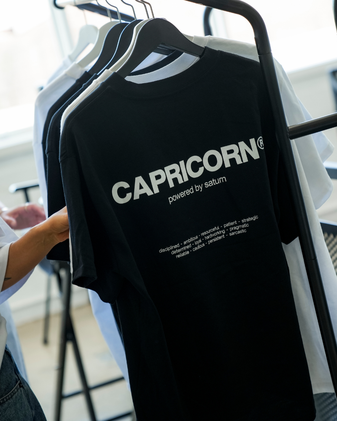 THE SIGNATURE T-SHIRT