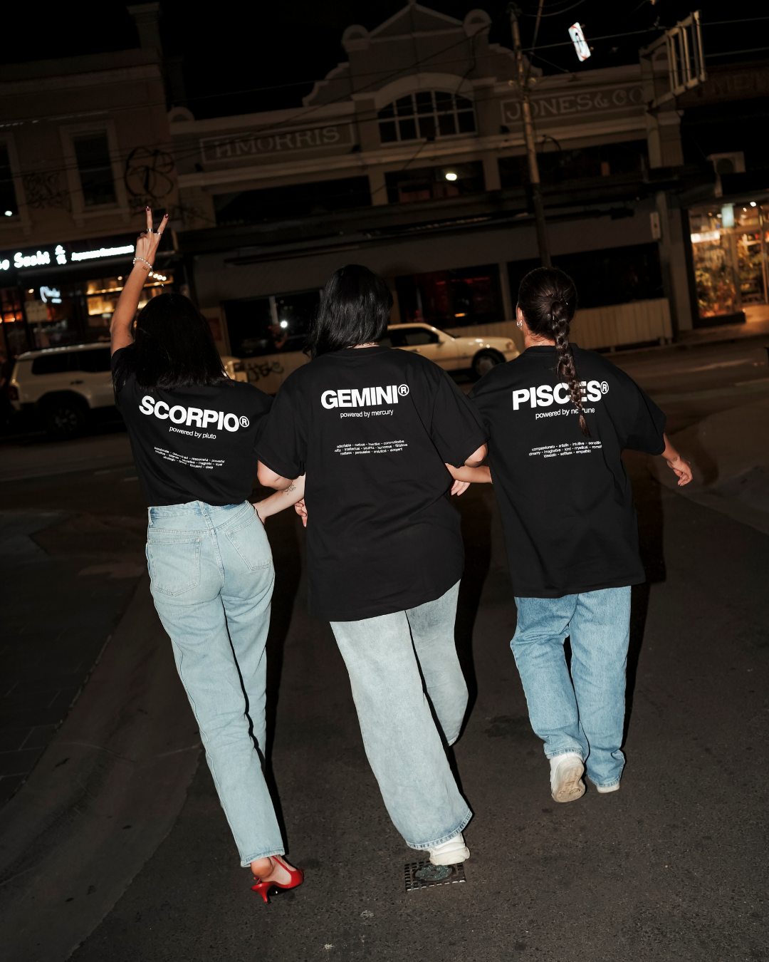 THE SIGNATURE T-SHIRT