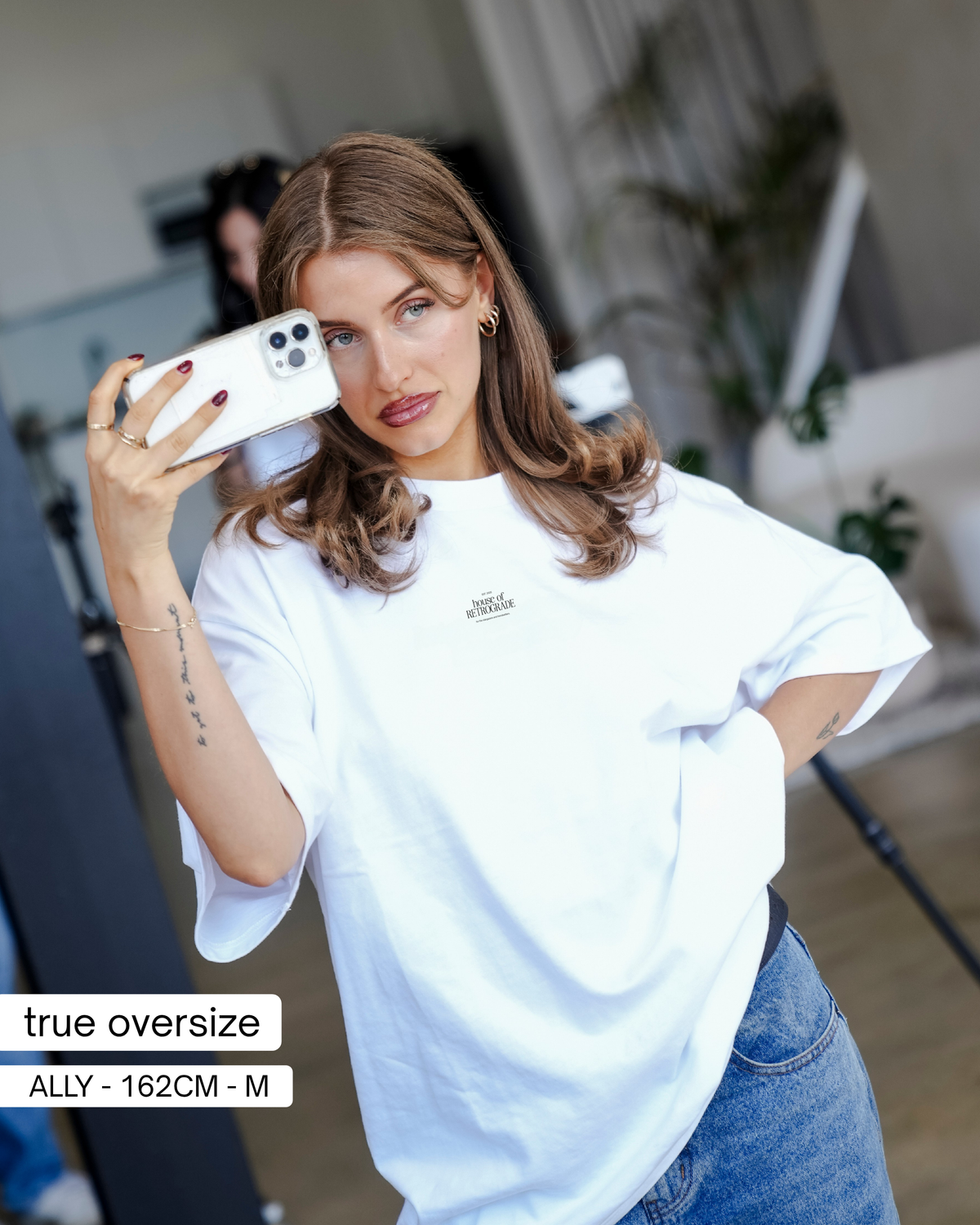 THE SIGNATURE T-SHIRT