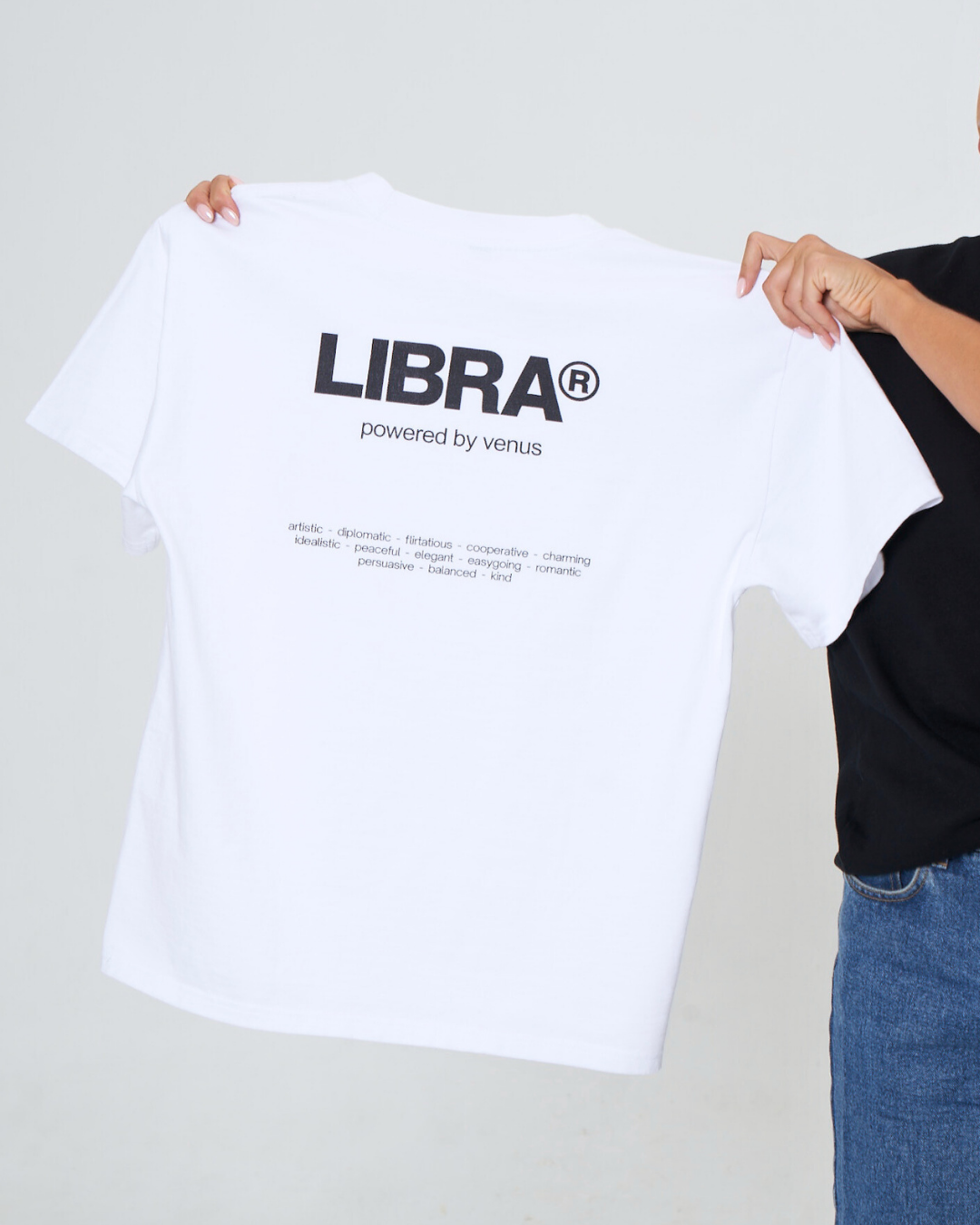 THE SIGNATURE T-SHIRT