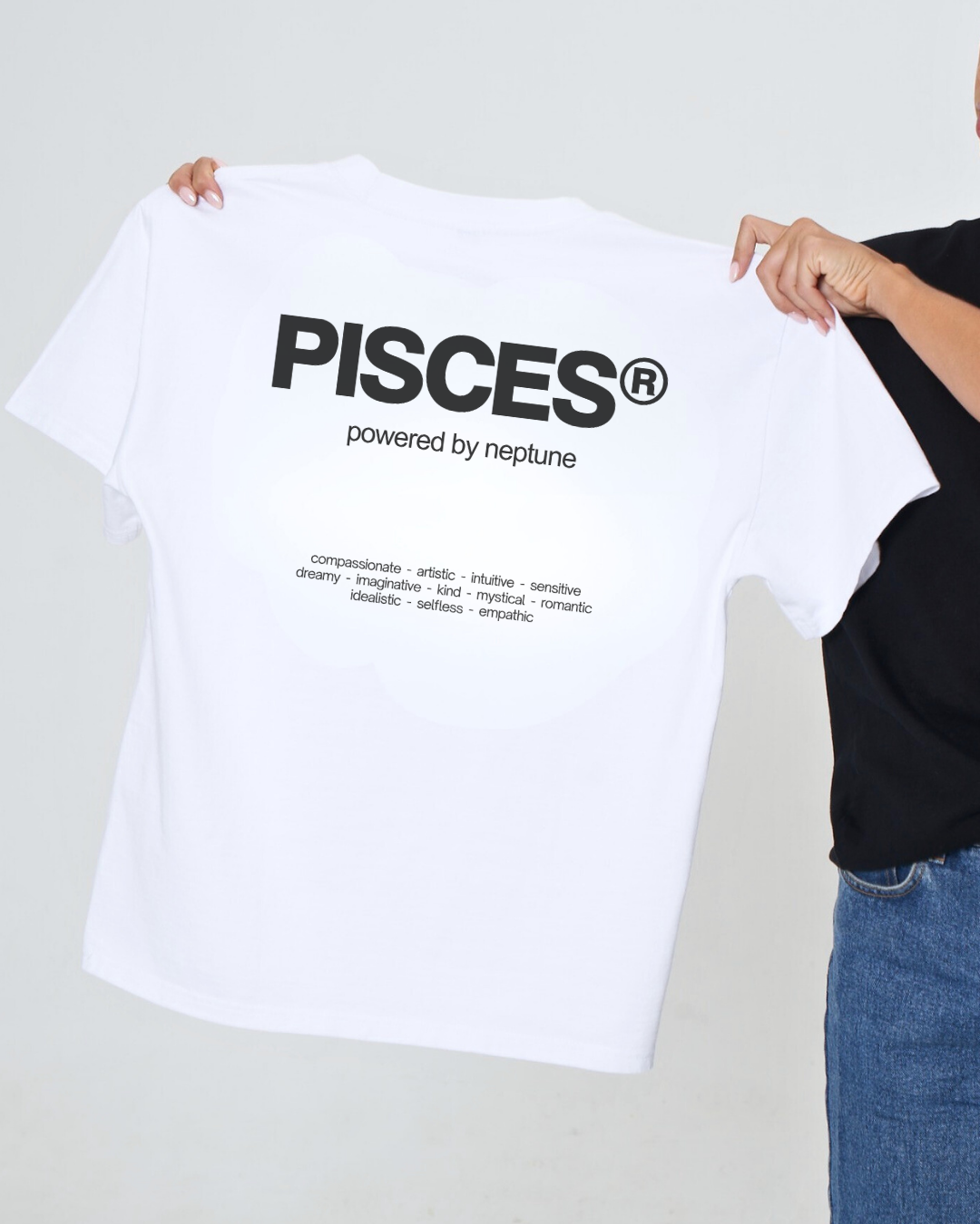 THE SIGNATURE T-SHIRT