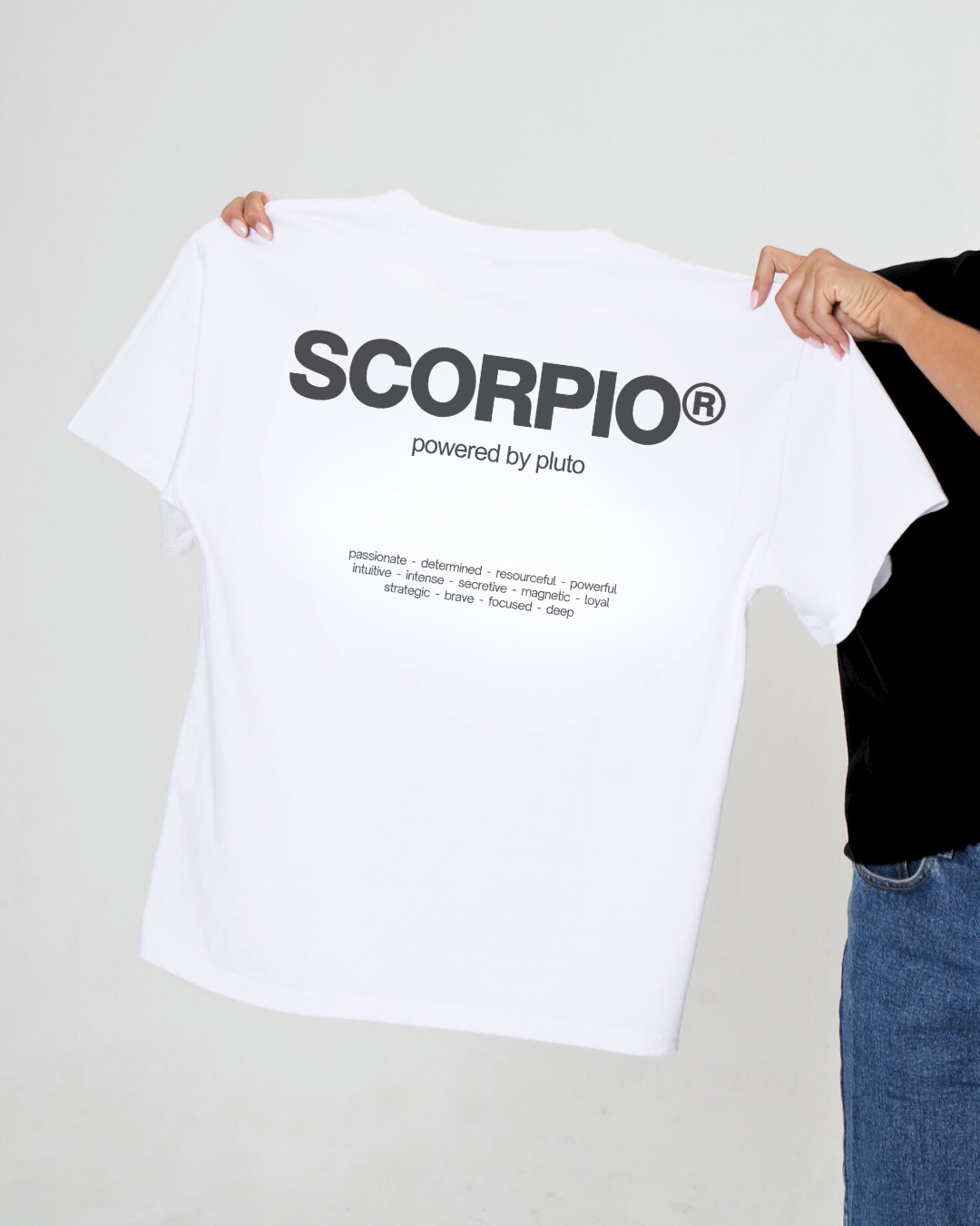 THE SIGNATURE T-SHIRT
