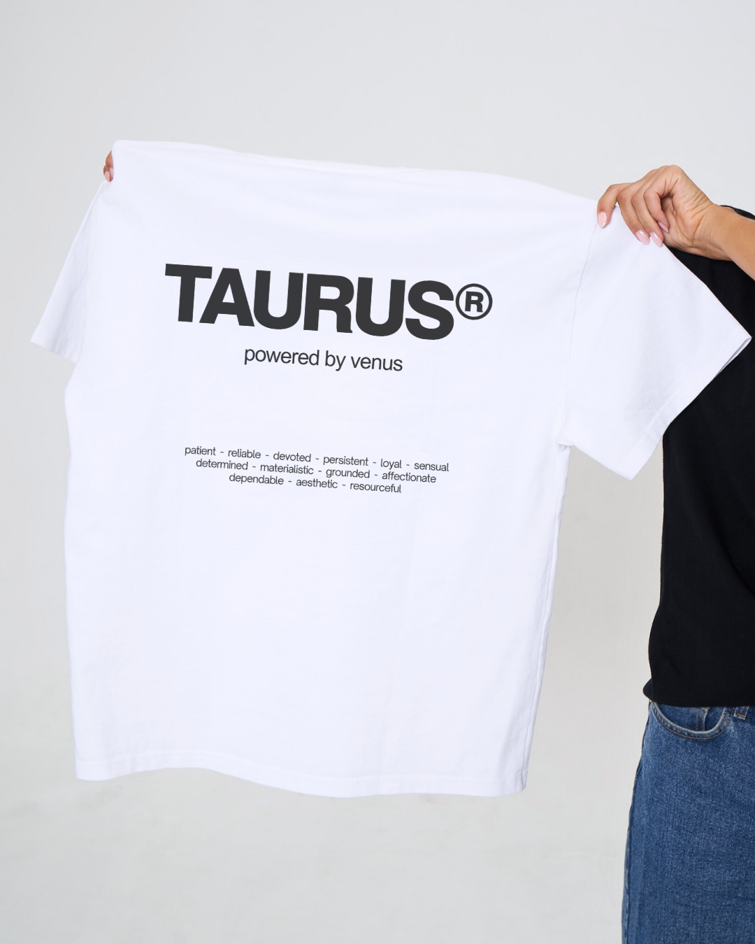 THE SIGNATURE T-SHIRT