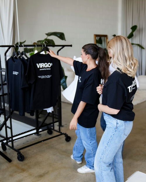 THE SIGNATURE T-SHIRT